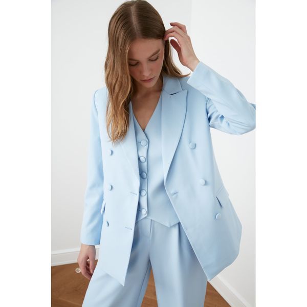 Sako je odavno postao sastavni dio street style kombinacija i izašao iz granica ureda. Ove je sezone najbitnij…