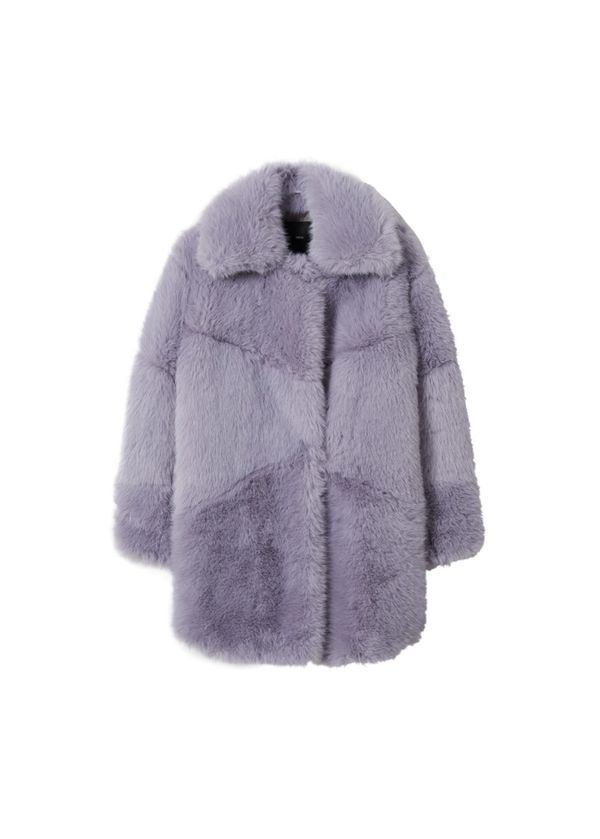 Zbog zime i hladnijeg vremena smo možda zapeli na crnoj boji ili možda općenito nijansama bez puno života uz k…