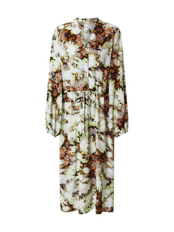 Modni outfiti za ljeto 2022. za starije dame