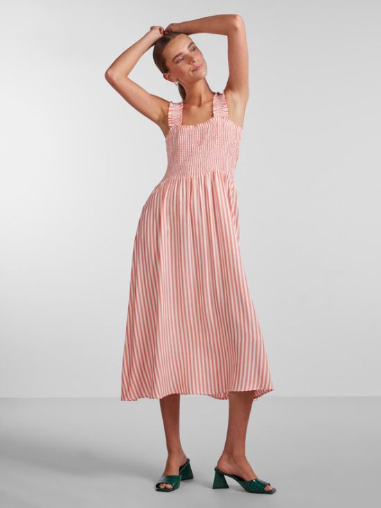 Kako stilizirati proljetne haljine?