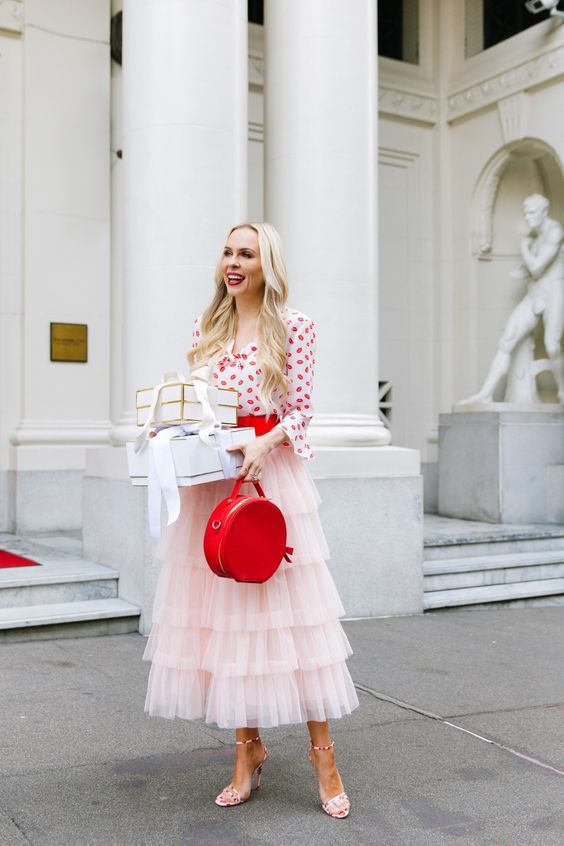 Modni dodaci za upotpunjavanje valentinovskog outfita