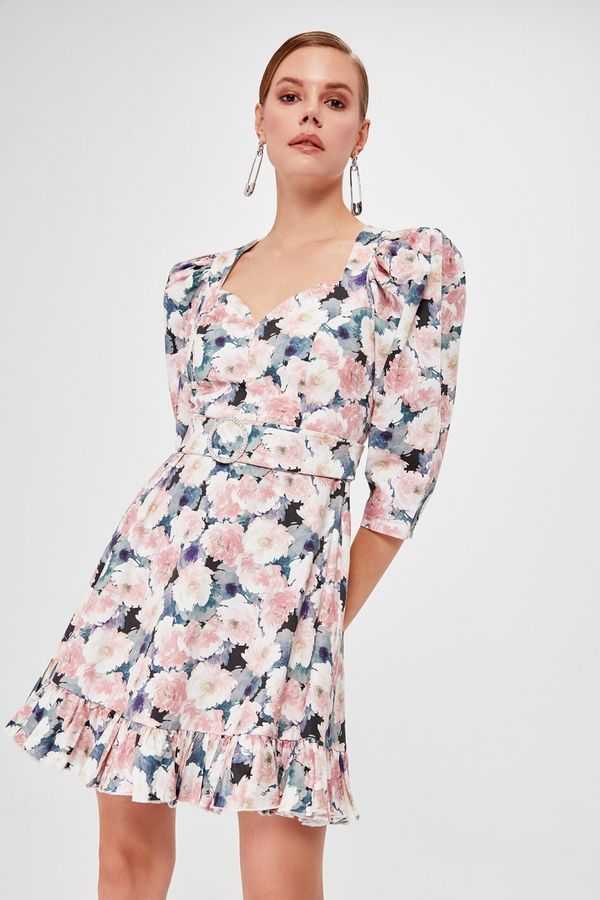 Jeftine proljetne haljine i cipele